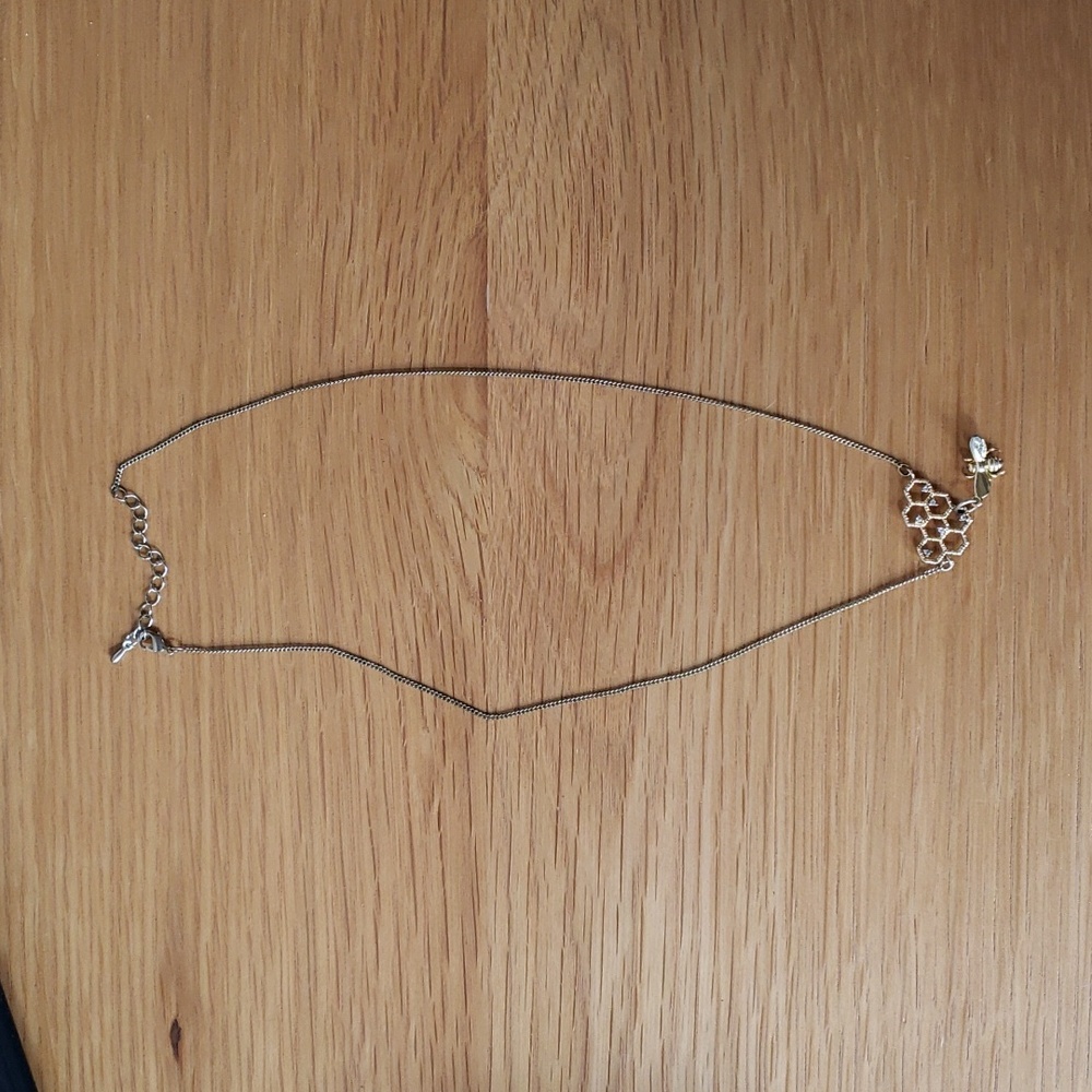 Bumble Bee Necklace - Picture 2 of 2
